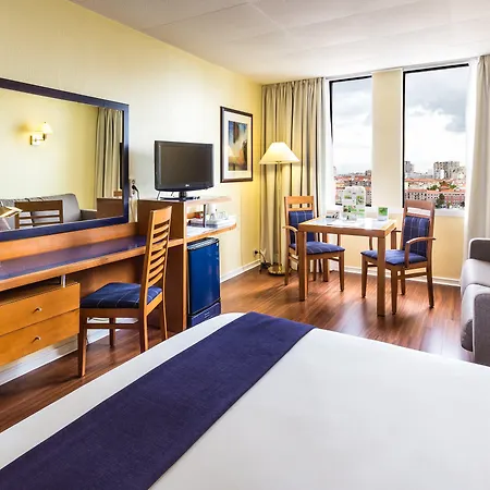 Szálloda By Ihg Lisboa