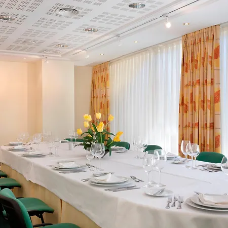 Szálloda By Ihg