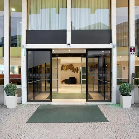 By Ihg Szálloda