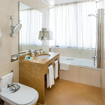 By Ihg 酒店 4*