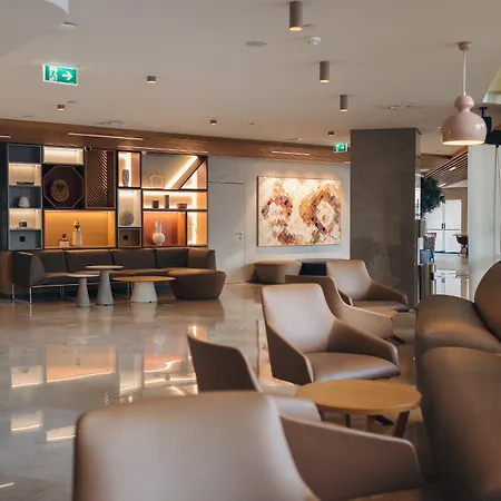 Hotel By Ihg 4*