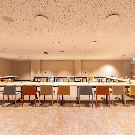 Hotel By Ihg