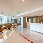 By Ihg